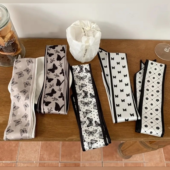 5pcs. Satin Floral Twillys Butterflies - Picture 2 of 8